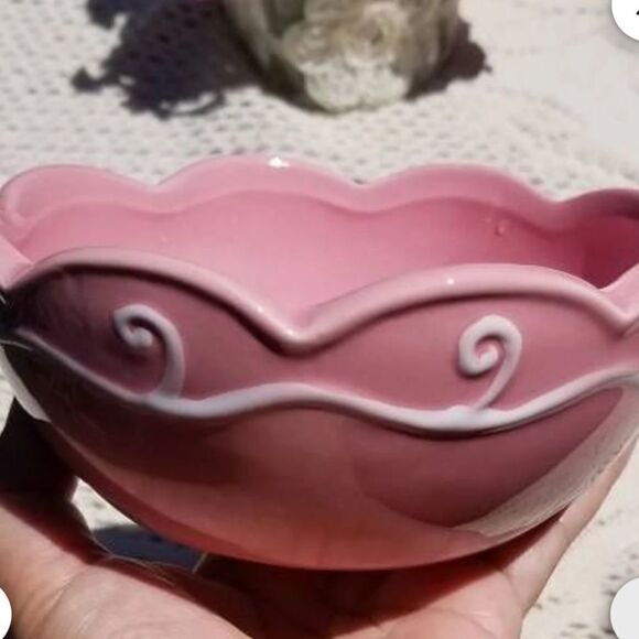 Vintage Pink Ceramic Bowl Studio 33 White Wave Scalloped Edge Pink Candy Dish - Picture 8 of 9